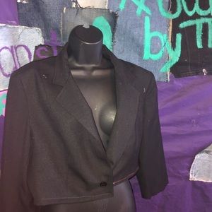 Basic black cropped Blazer